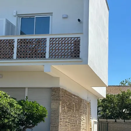 Monolocale A Fregene 100 Mt Dal Mare *