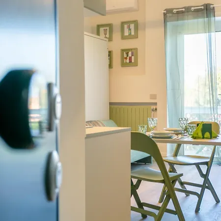 Mdf Monolocale A 100 Mt Dal Mare Fregenae